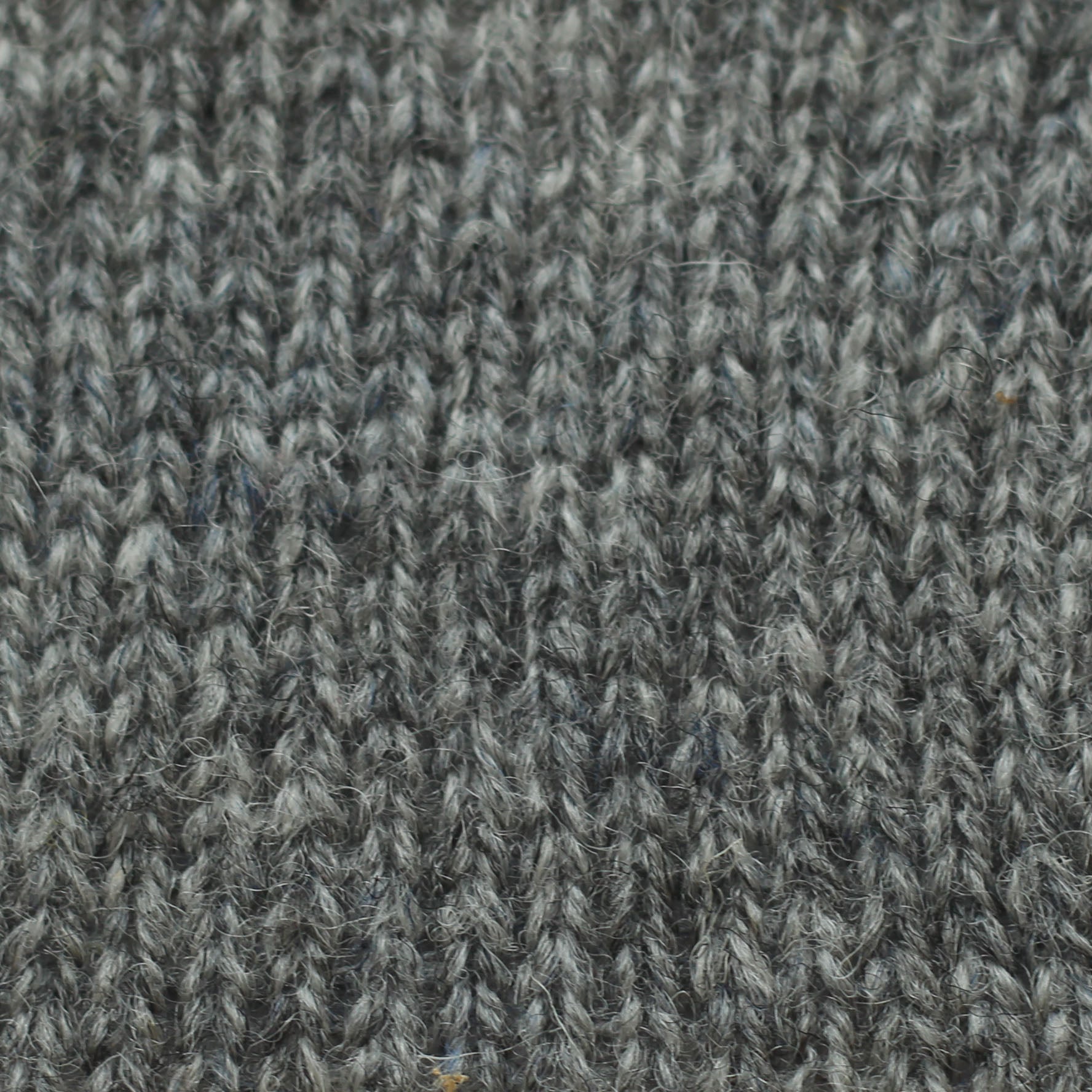 jamieson-smith-2ply-jumper-weight-c-ne-laine-teinte-027-500g image 1