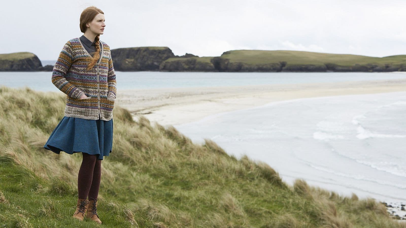 jamieson-s-ninian-patron-cardigan-jacquard-marie-wallin image 3