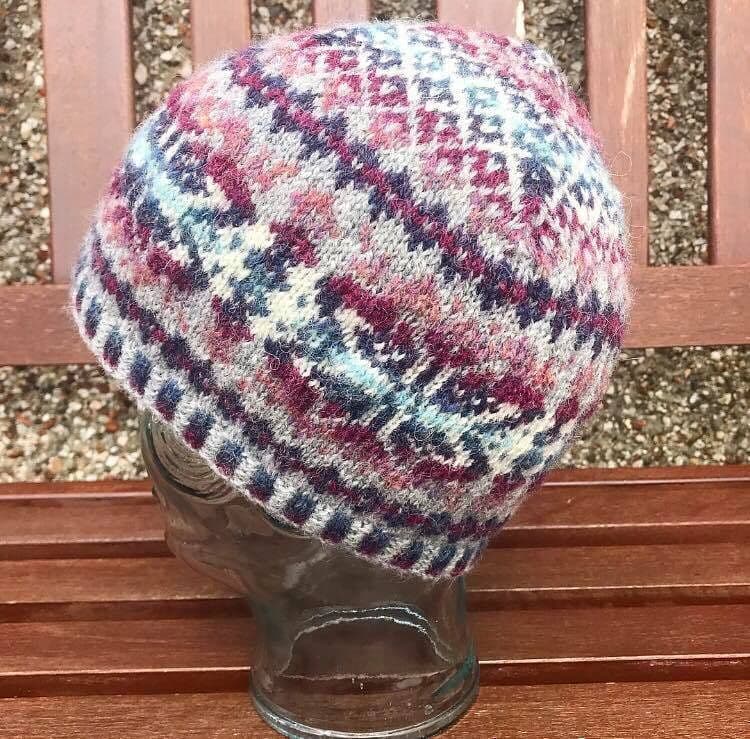 jamieson-s-tina-s-hat-patron-tricot-bonnet-adulte-spindrift image 2