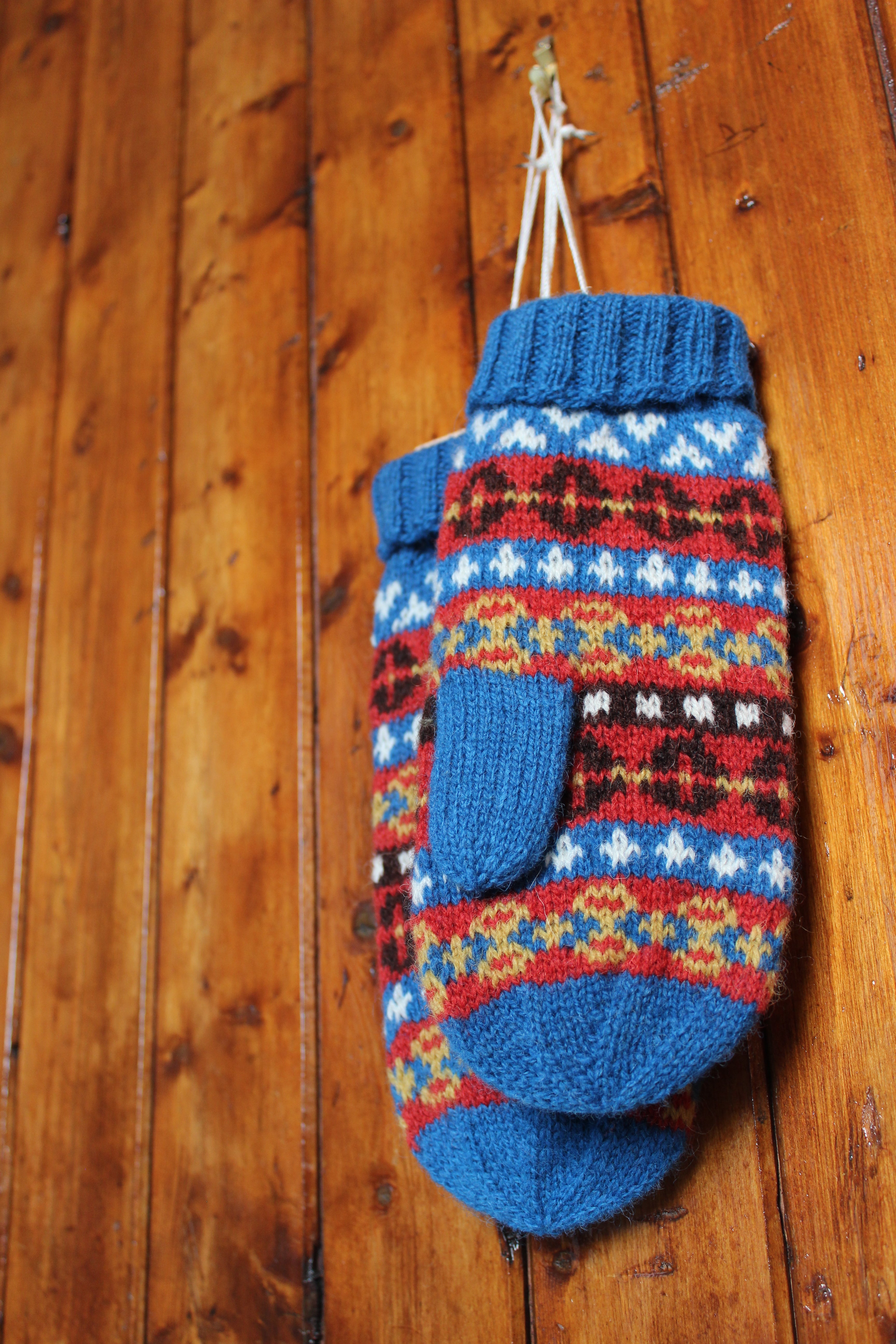 jamieson-smith-paper-patterns-weisdale-mittens-2-0-patron-moufles image 2
