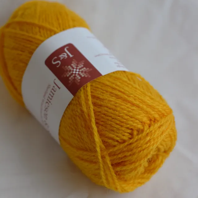 jamieson-smith-2ply-laine-fair-isle-91-jaune-25g image 1