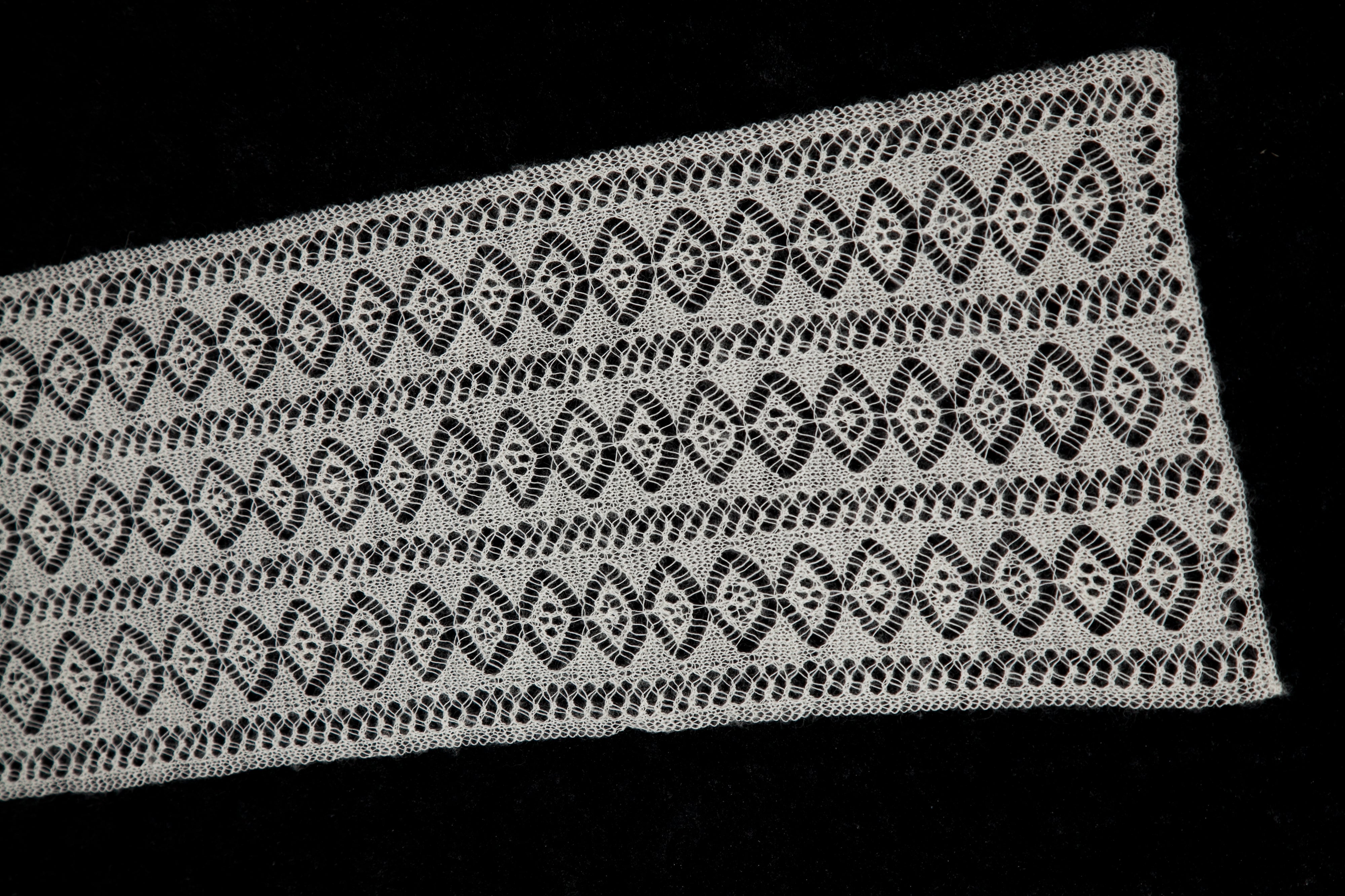 jamieson-smith-dunella-patron-tricot-charpe-dentelle-blanche image 3