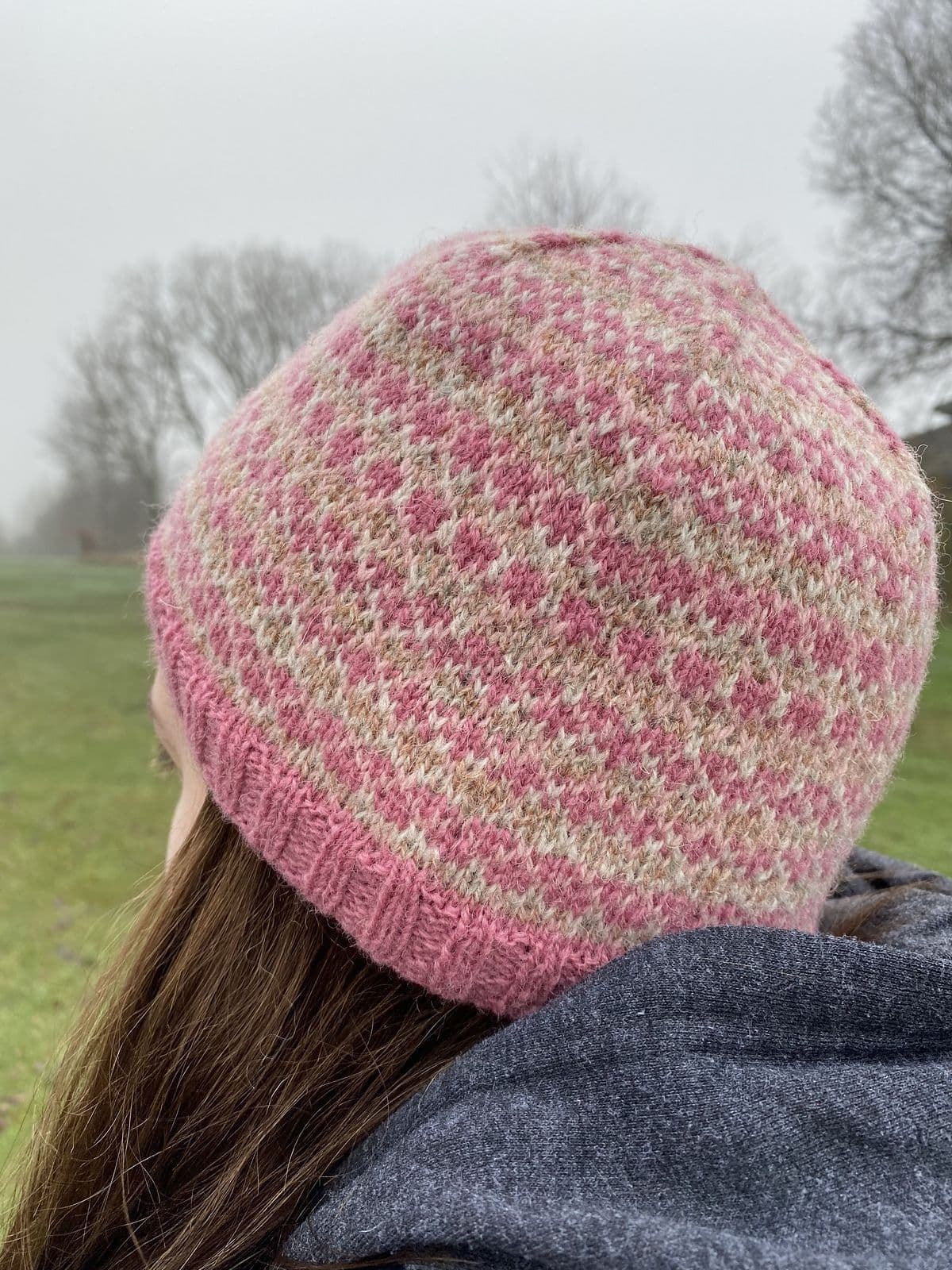 jamieson-s-brodie-beanie-mandy-moore-patron-tricot-bonnet-jacquard image 1