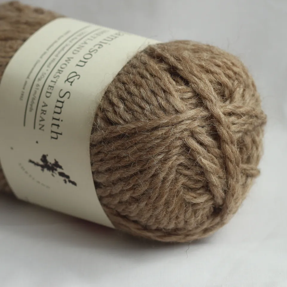 jamieson-smith-shetland-aran-worsted-fil-aran-fauve-50g image 1