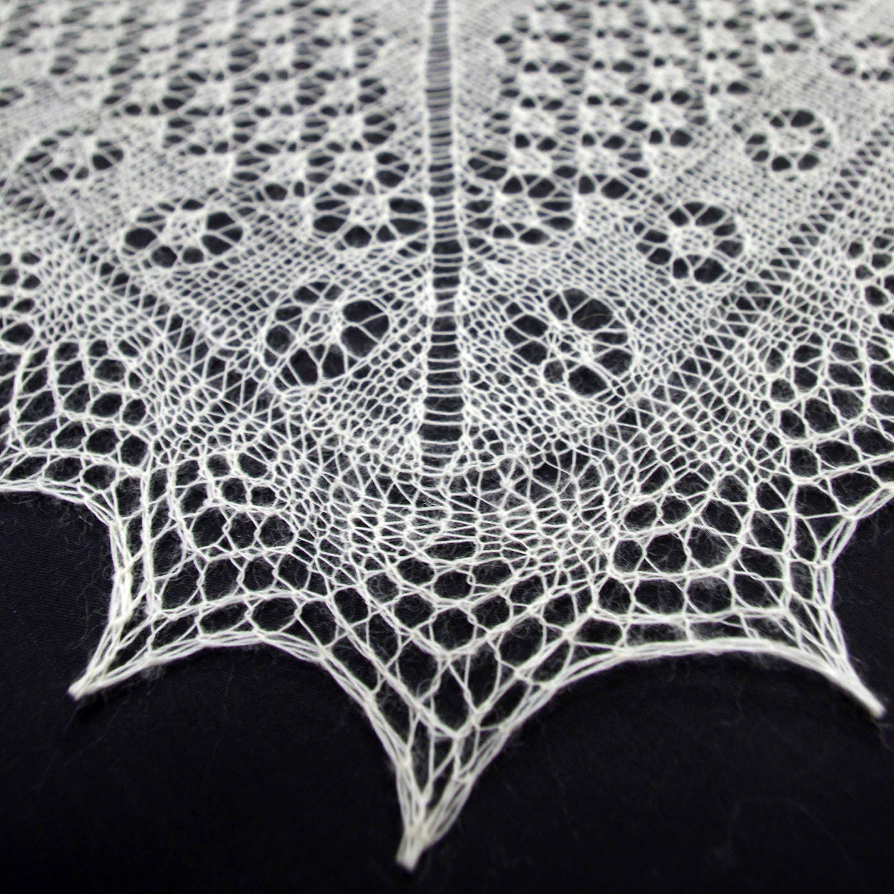 jamieson-smith-kits-rosemary-shawl-cw115-kit-ch-le-dentelle image 2