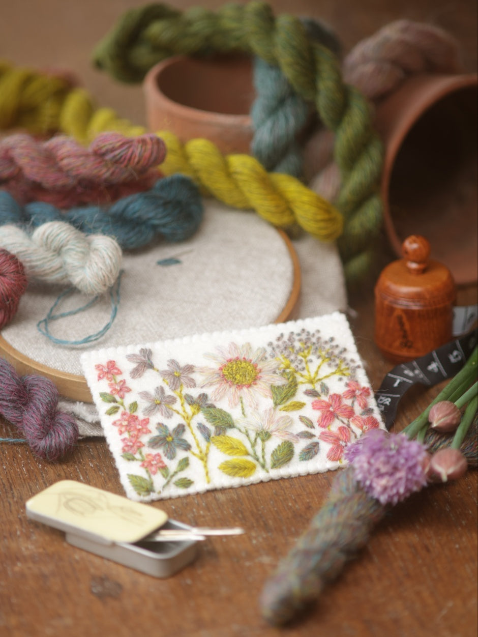 john-arbon-appledore-kit-broderie-sampler-12-couleurs image 4