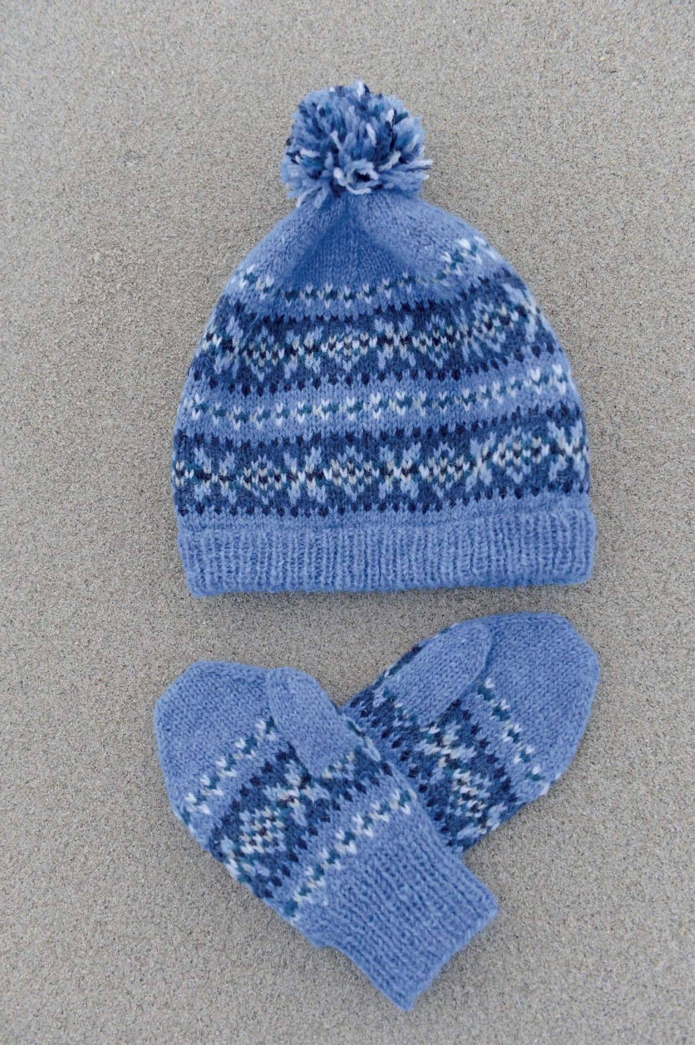 jamieson-s-fair-isle-designs-vol-1-livre-tricot-15-patrons image 3