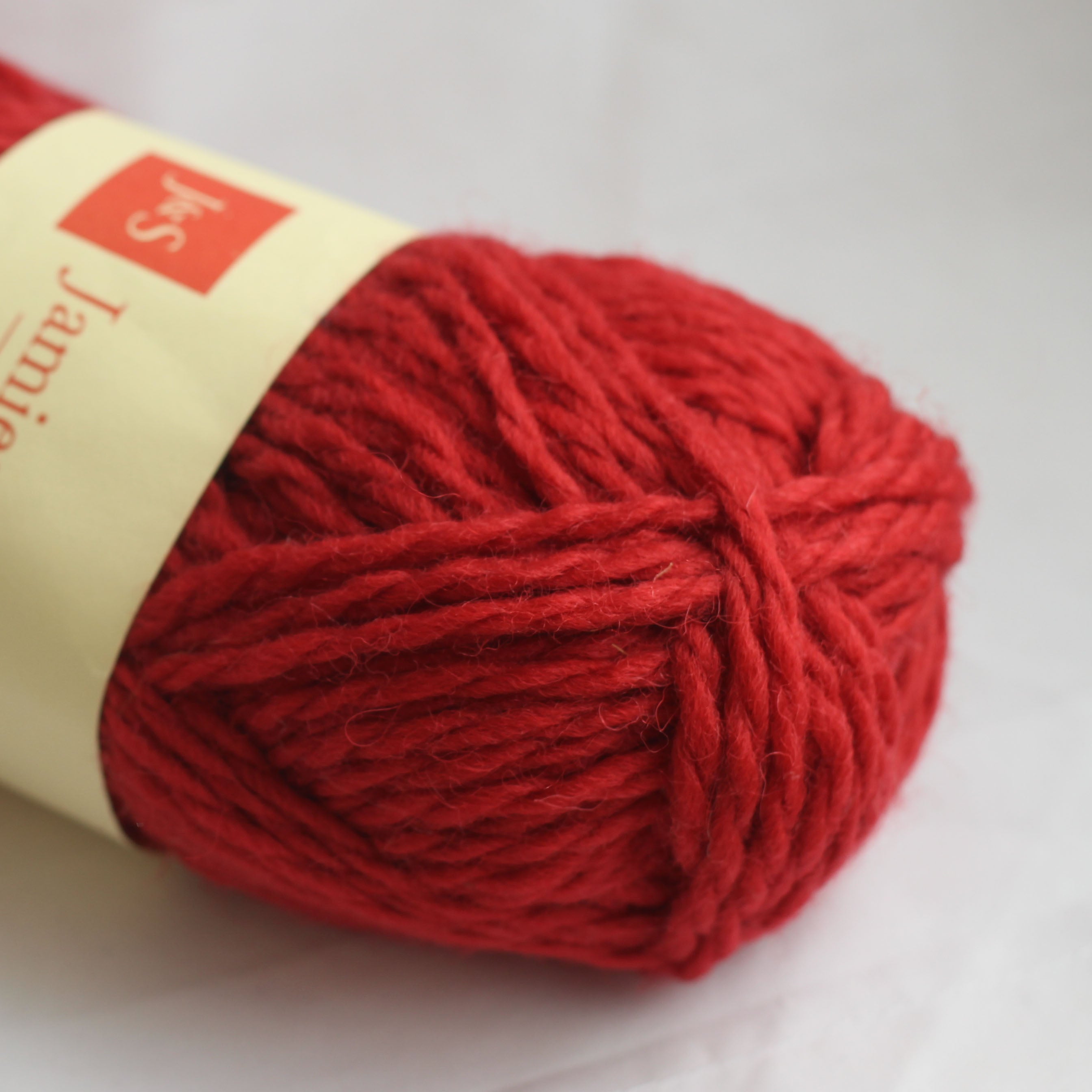 jamieson-smith-shetland-aran-worsted-madder-fil-aran-50g-garance image 1