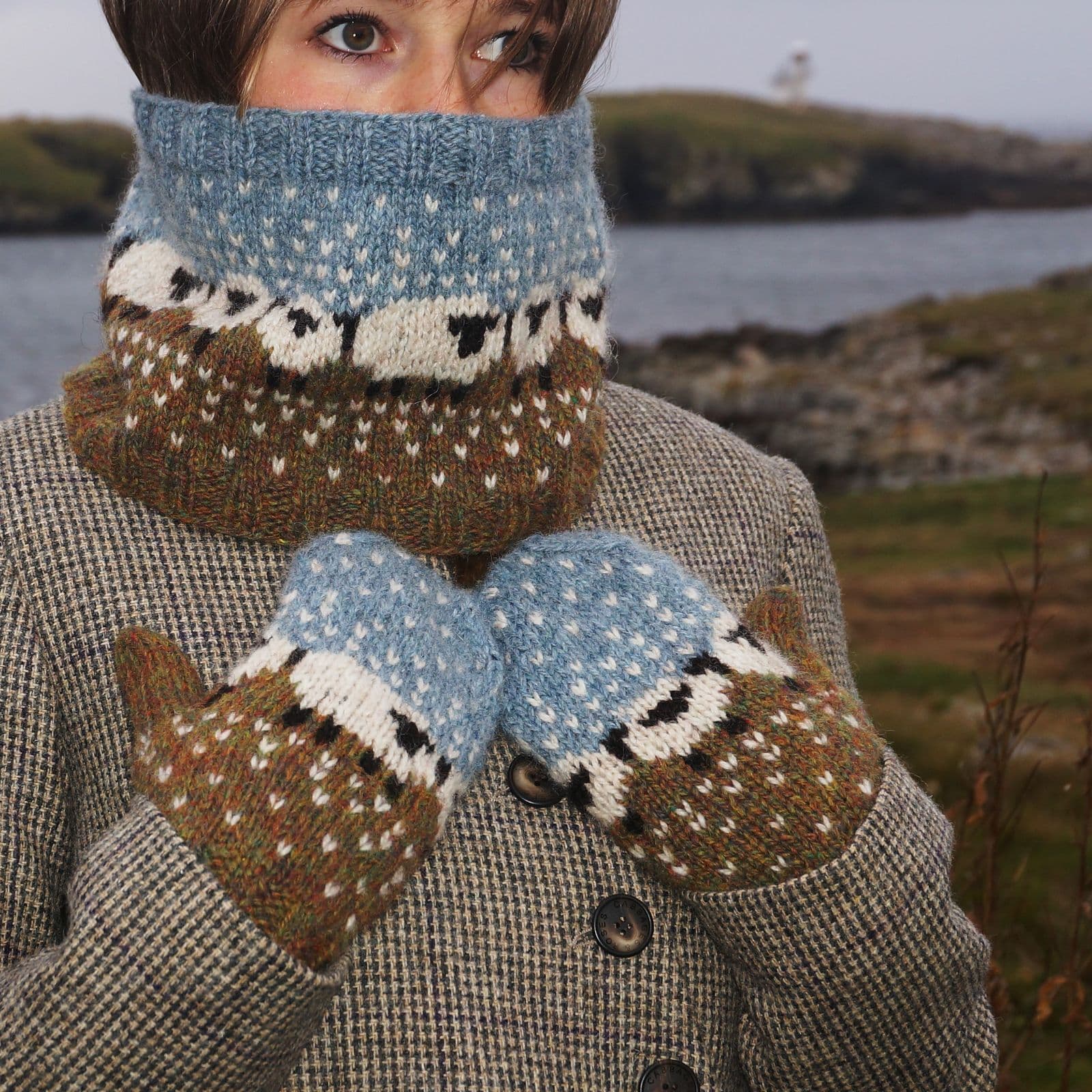 baa-ble-cowl-and-mitts-donna-smith-patron-snood-et-mitaines image 1