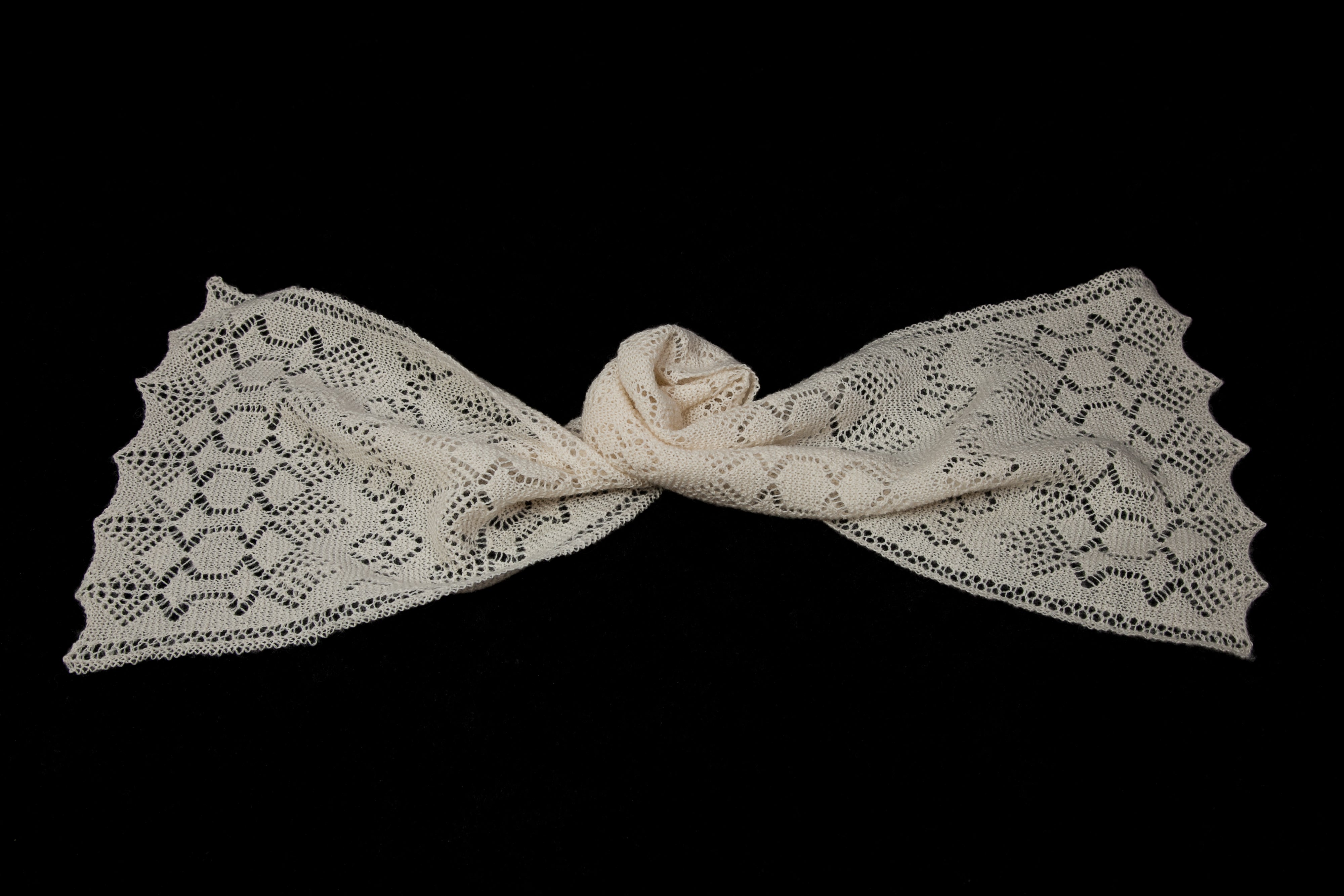 jamieson-smith-paper-patterns-leezie-scarf-patron-charpe-dentelle image 3