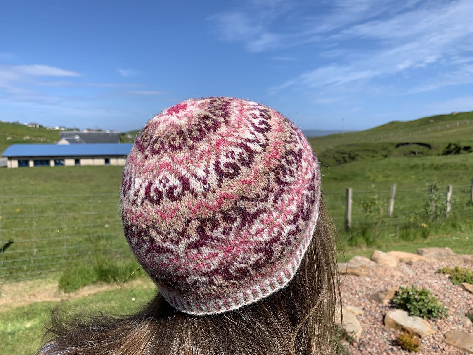 jamieson-s-clover-beanie-patron-bonnet-tricot-tr-fle image 1