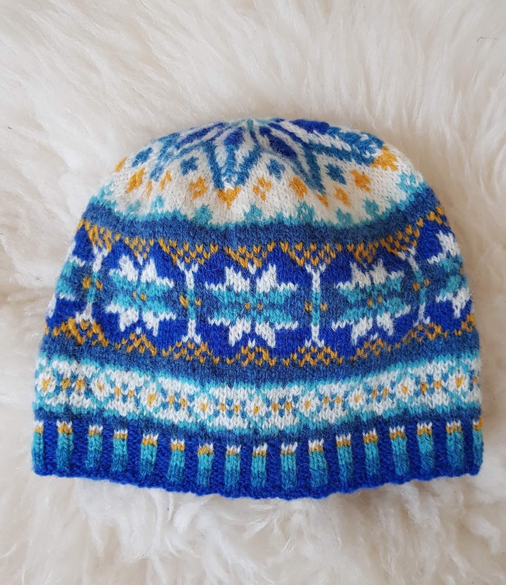 harriet-s-hat-patron-tricot-bonnet-jacquard-spindrift-mri image 1