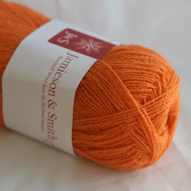 jamieson-smith-2ply-lace-weight-fil-l38-pelote-25g-laine-shetland image 1
