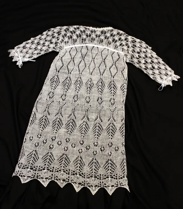 jamieson-smith-patron-tricot-robe-bapt-me-christina-dentelle image 1