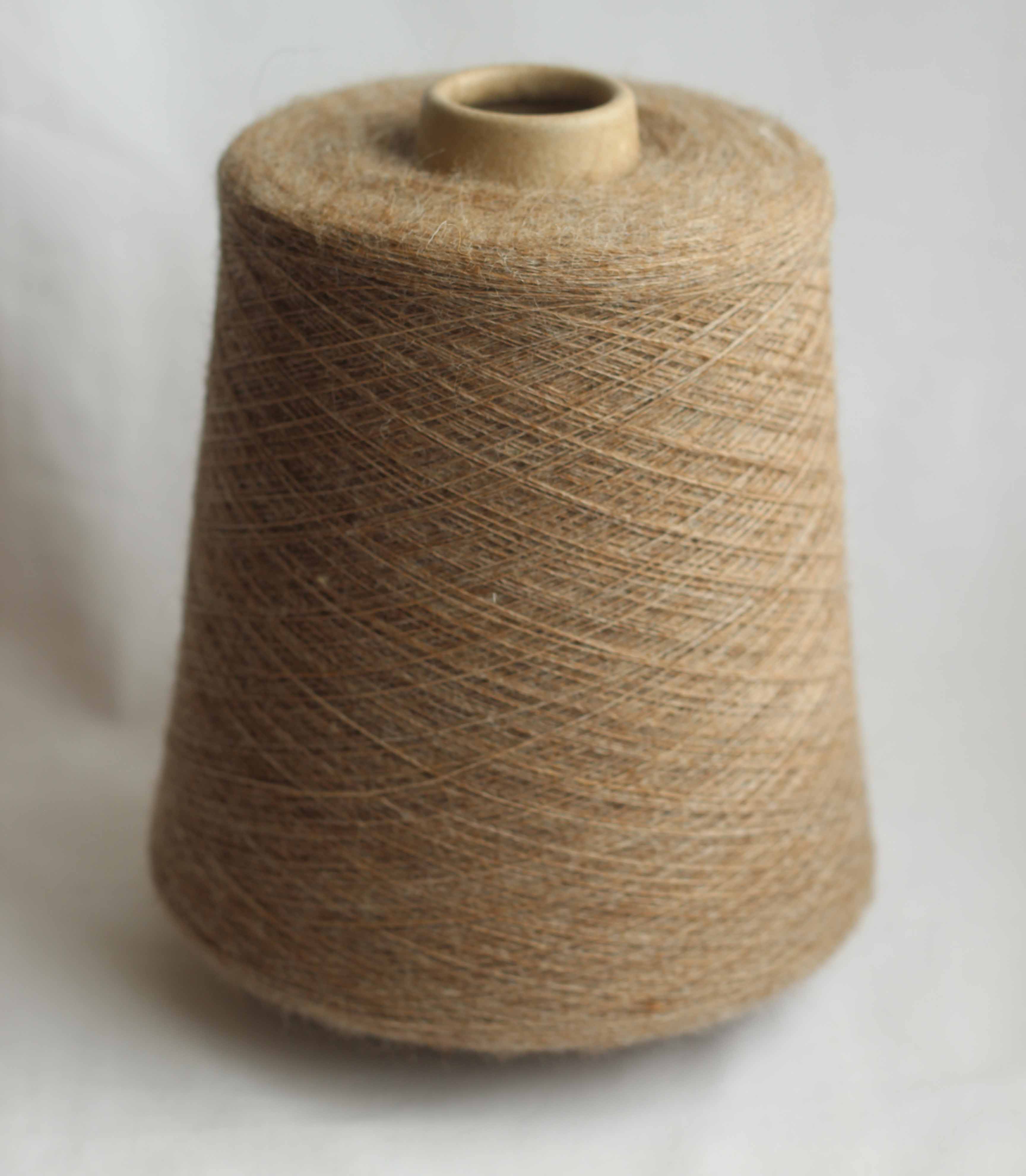 jamieson-smith-shetland-supreme-1ply-fil-dentelle-fauve-500g-pure-laine image 1
