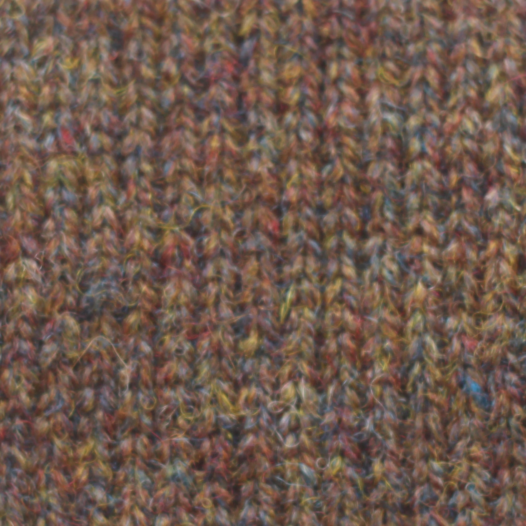 jamieson-smith-2ply-jumper-weight-fc58-pelote-marron-chin image 2