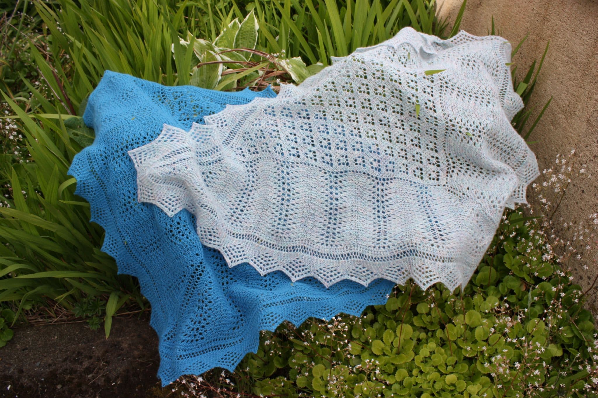 jamieson-s-colsay-shoulder-shawl-patron-ch-le-tricot-ultra image 1