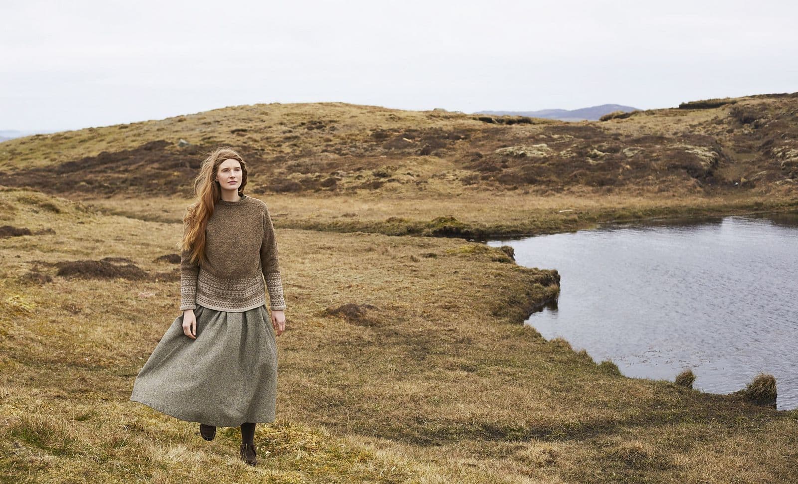 jamieson-s-muckle-roe-marie-wallin-patron-pull-jacquard image 3