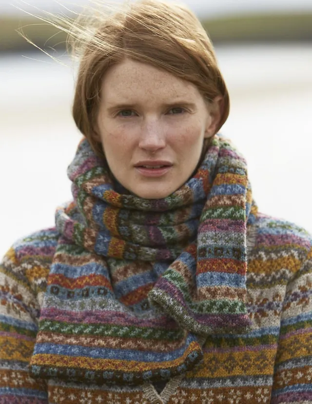 jamieson-s-of-shetland-fetlar-scarf-patron-charpe-jacquard image 1