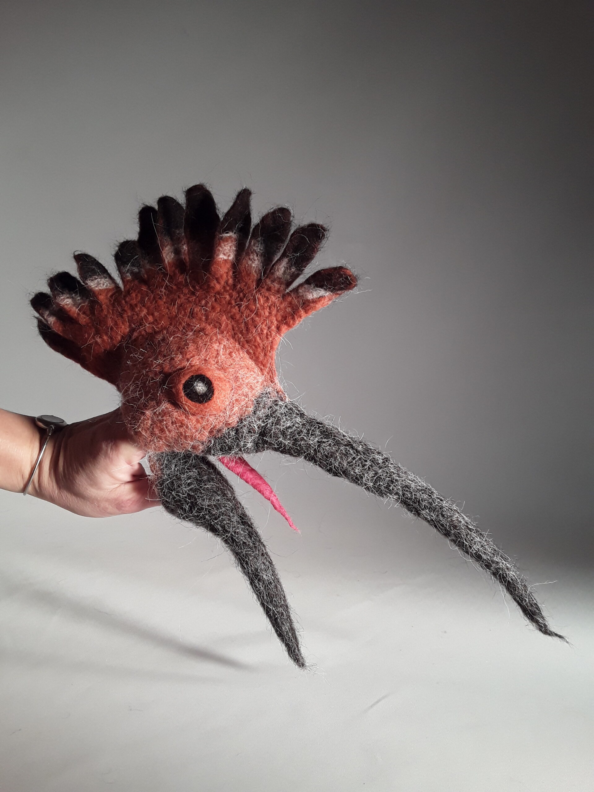 bellaventure-huppe-fasci-e-marionnette-feutre-oiseau-25-cm image 2
