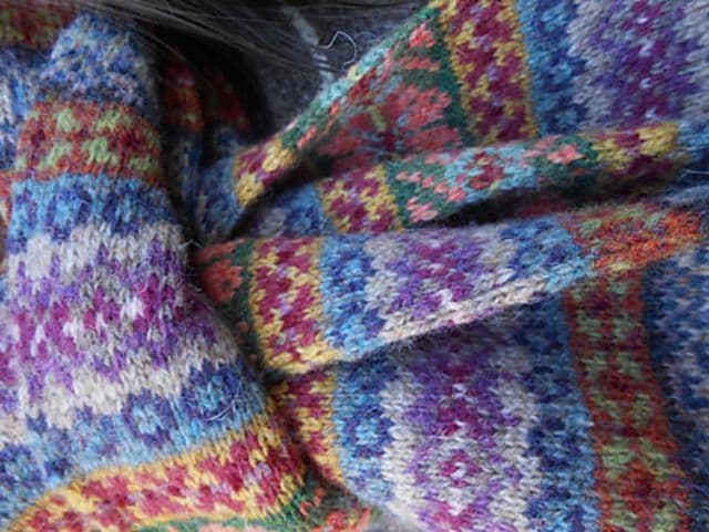 walking-tour-scarf-janine-bajus-patron-charpe-fair-isle image 3