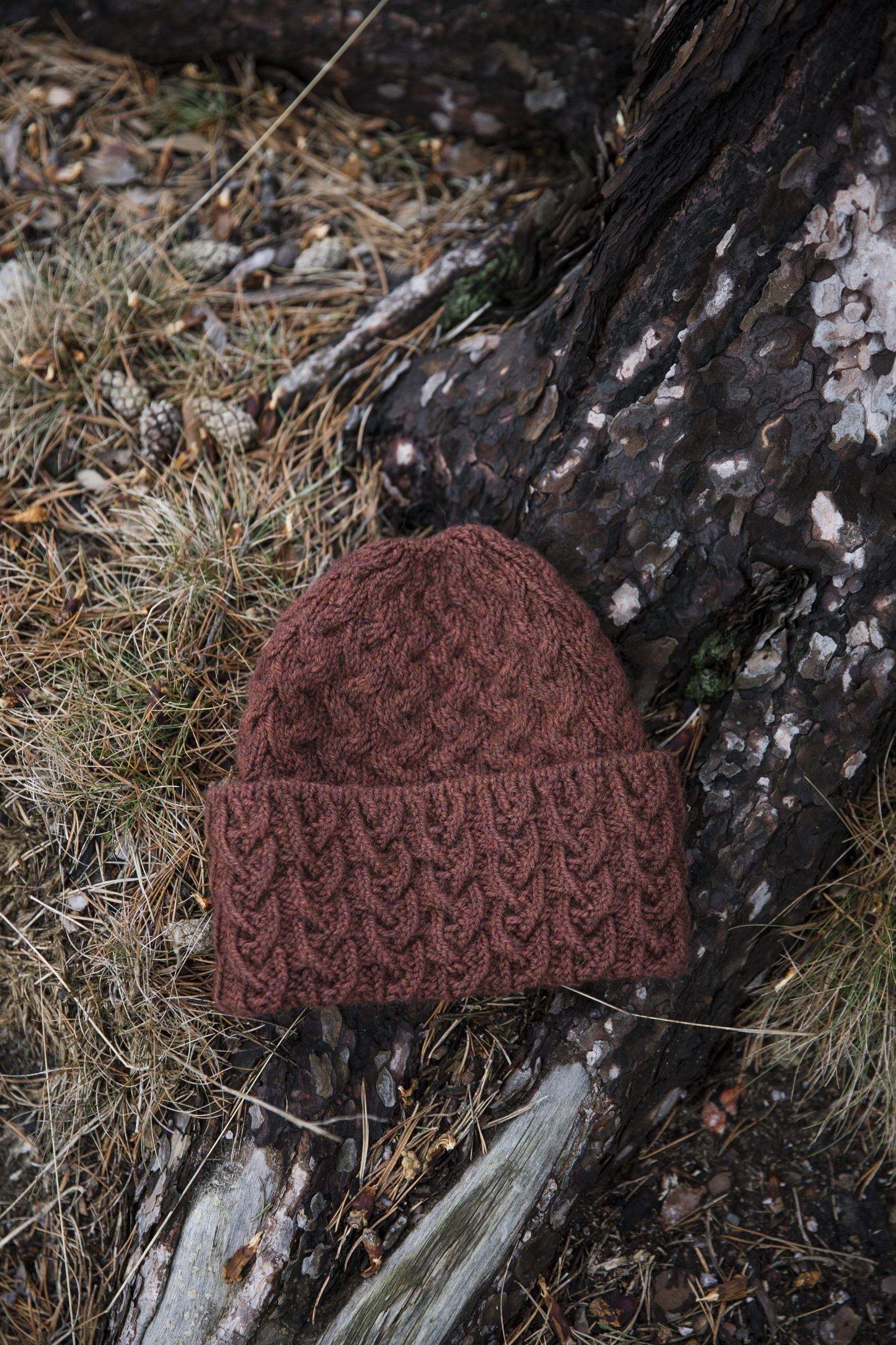 john-arbon-textiles-boundaries-hat-kit-bonnet-galleta-guitar image 3