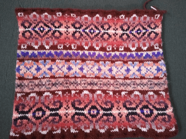 jamieson-s-jessie-s-advent-cowl-patron-snood-jacquard-fair-isle image 7
