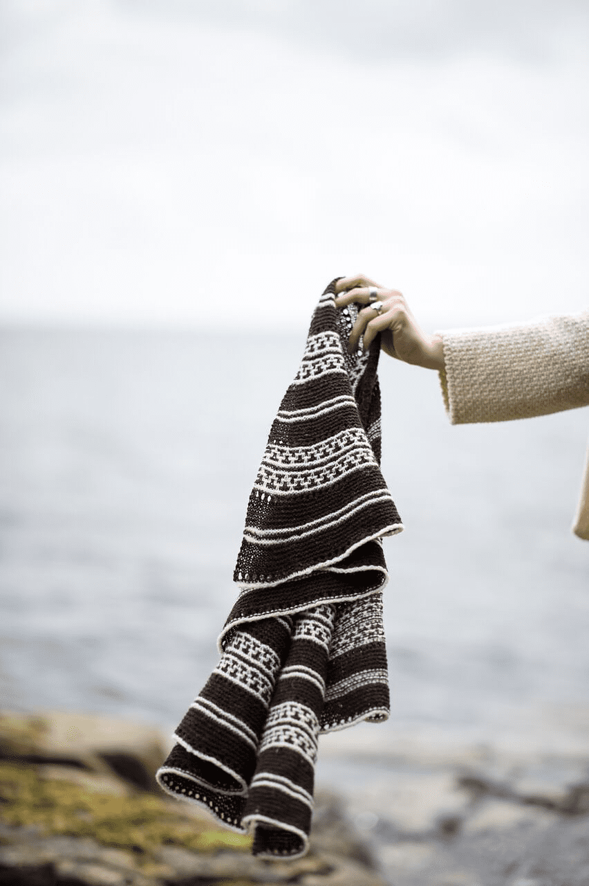 mosaic-shawl-gudrun-johnson-patron-ch-le-dentelle image 3
