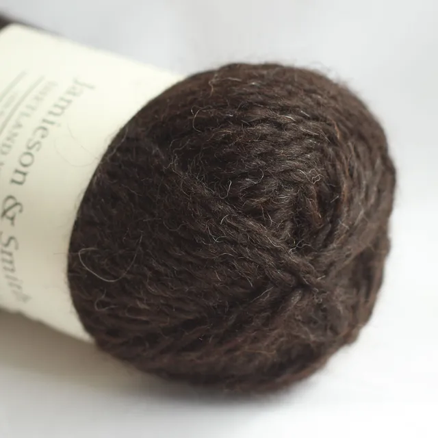 jamieson-smith-shetland-aran-fil-natural-black-pelote-50g-torsades image 1
