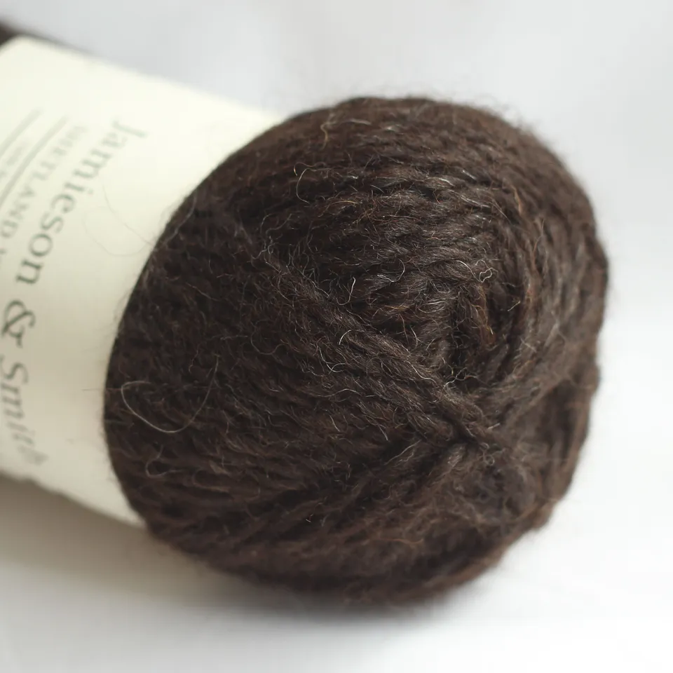jamieson-smith-shetland-aran-fil-natural-black-pelote-50g-torsades image 1