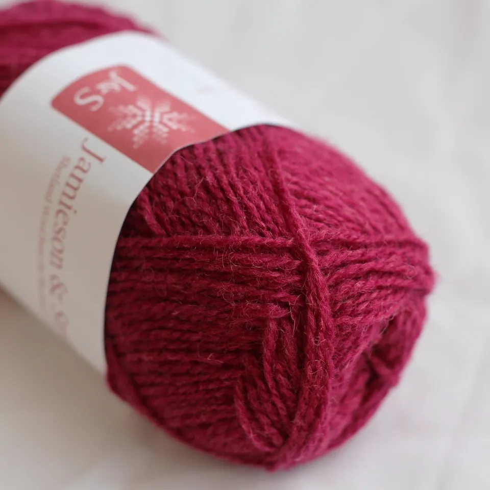 jamieson-smith-2ply-jumper-weight-laine-43-fuchsia-fonc-25g image 1