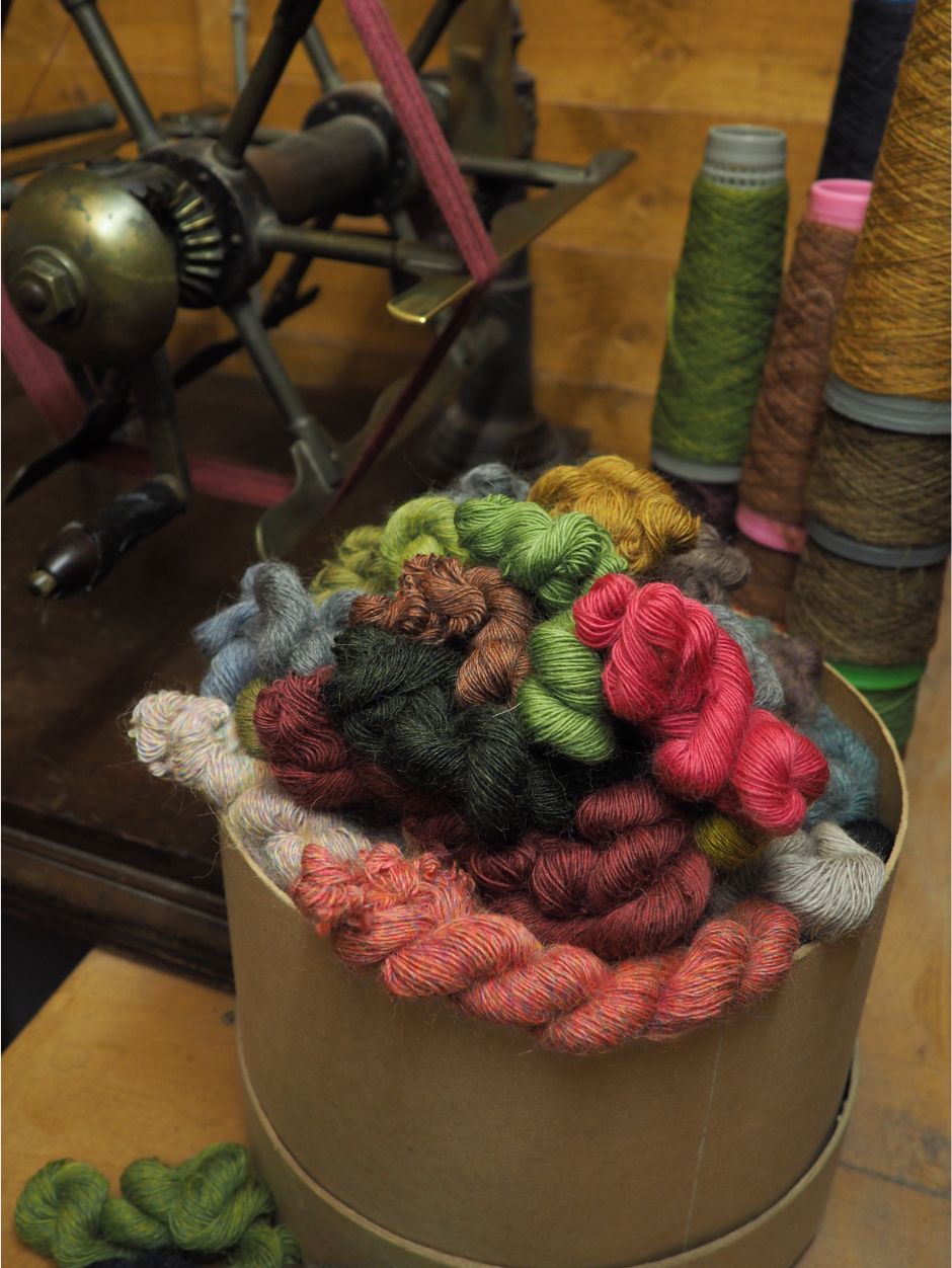 john-arbon-mini-mill-lot-laine-broderie-200g-couleurs image 2
