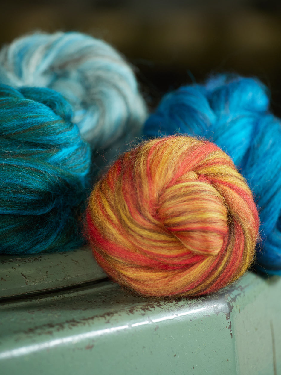 john-arbon-harvest-hues-tops-laine-filer-silver-birch-zwartbles image 5