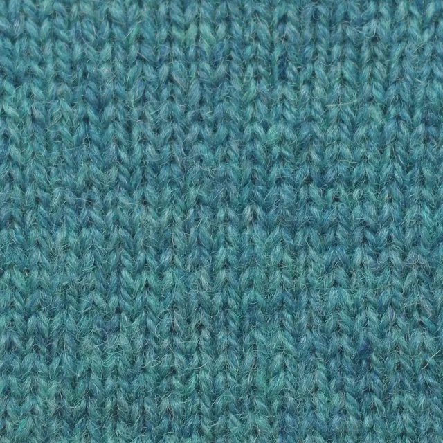 jamieson-smith-2ply-jumper-weight-fc34-fil-laine-c-ne-500g image 1