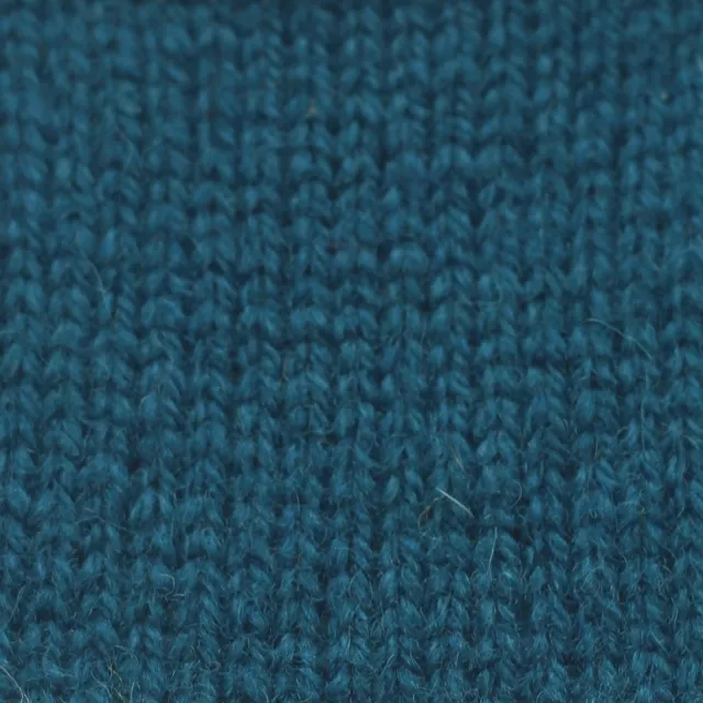 jamieson-smith-2ply-jumper-weight-fc41-fil-laine-c-ne-500g image 1