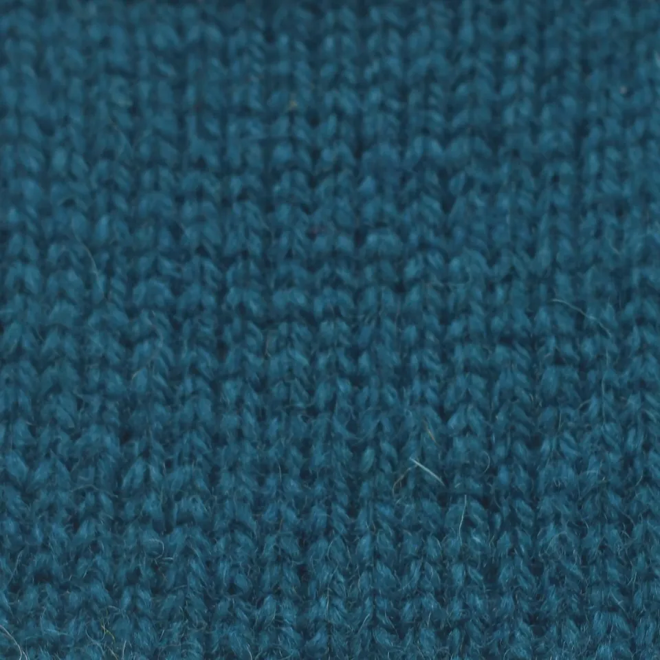 jamieson-smith-2ply-jumper-weight-fc41-fil-laine-c-ne-500g image 1