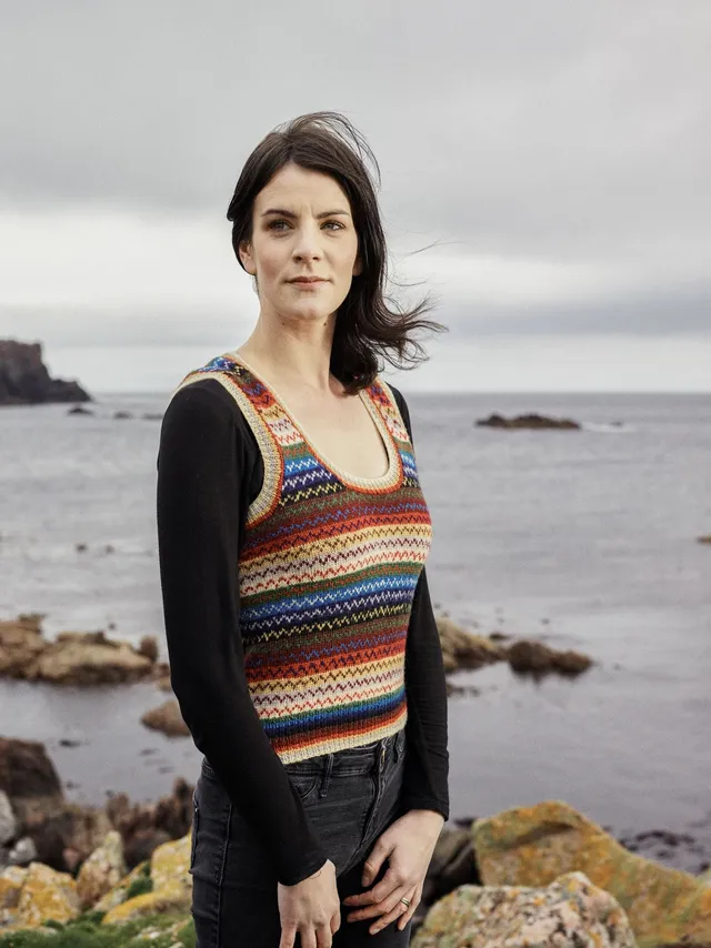 jamieson-smith-paper-patterns-patron-vaara-vest-gilet-jacquard image 1