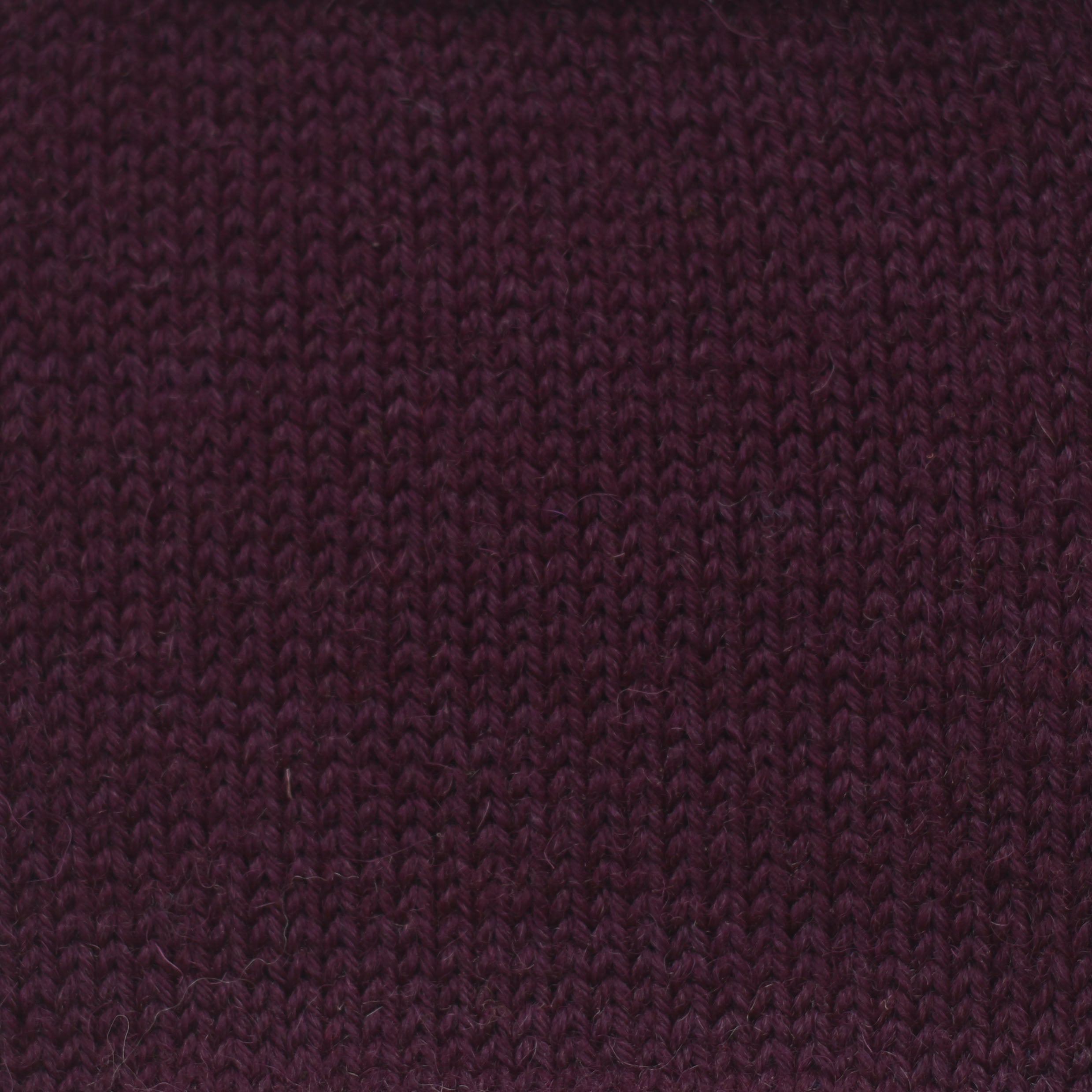 jamieson-smith-5ply-shetland-aubergine-pelote-50g-laine-sport image 2