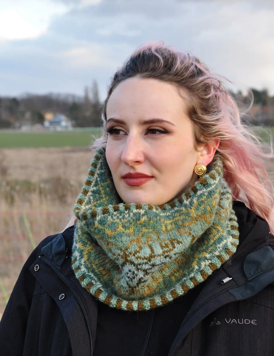 helleborus-cowl-marion-schlenzka-patron-col-10-couleurs image 1