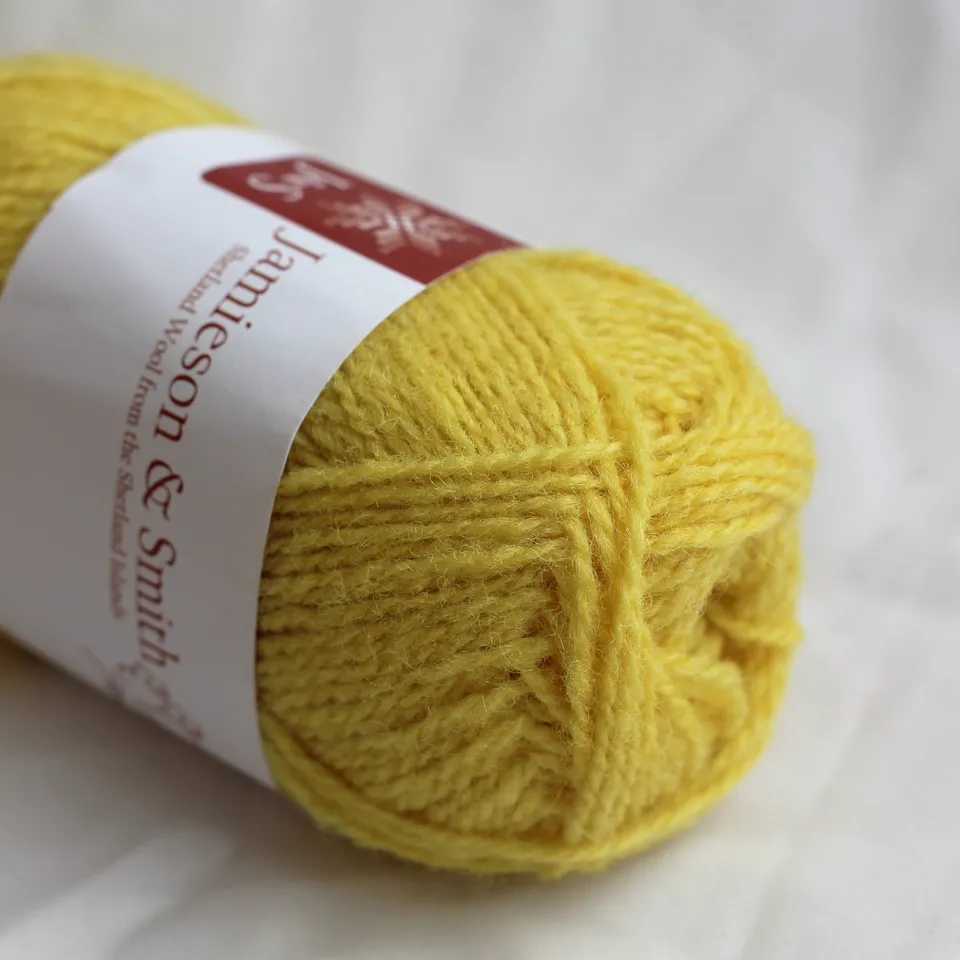 jamieson-smith-2ply-jumper-weight-fil-23-pelote-25g-jaune-vif image 1