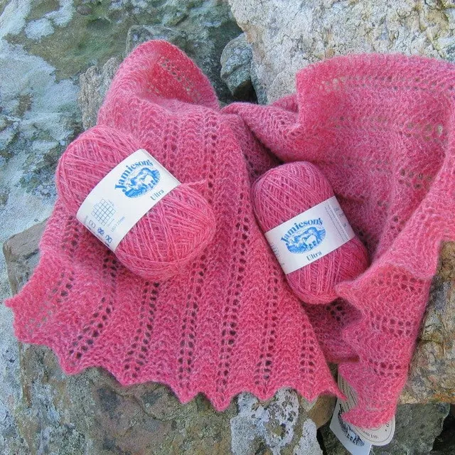 jamieson-s-new-shell-scarf-patron-charpe-tricot image 1